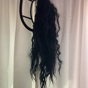 Black Wavy Brazilian Luvme 18-inch Remy Hair Wig